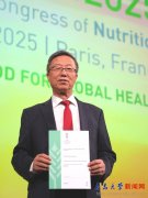 颁发文论文200余篇